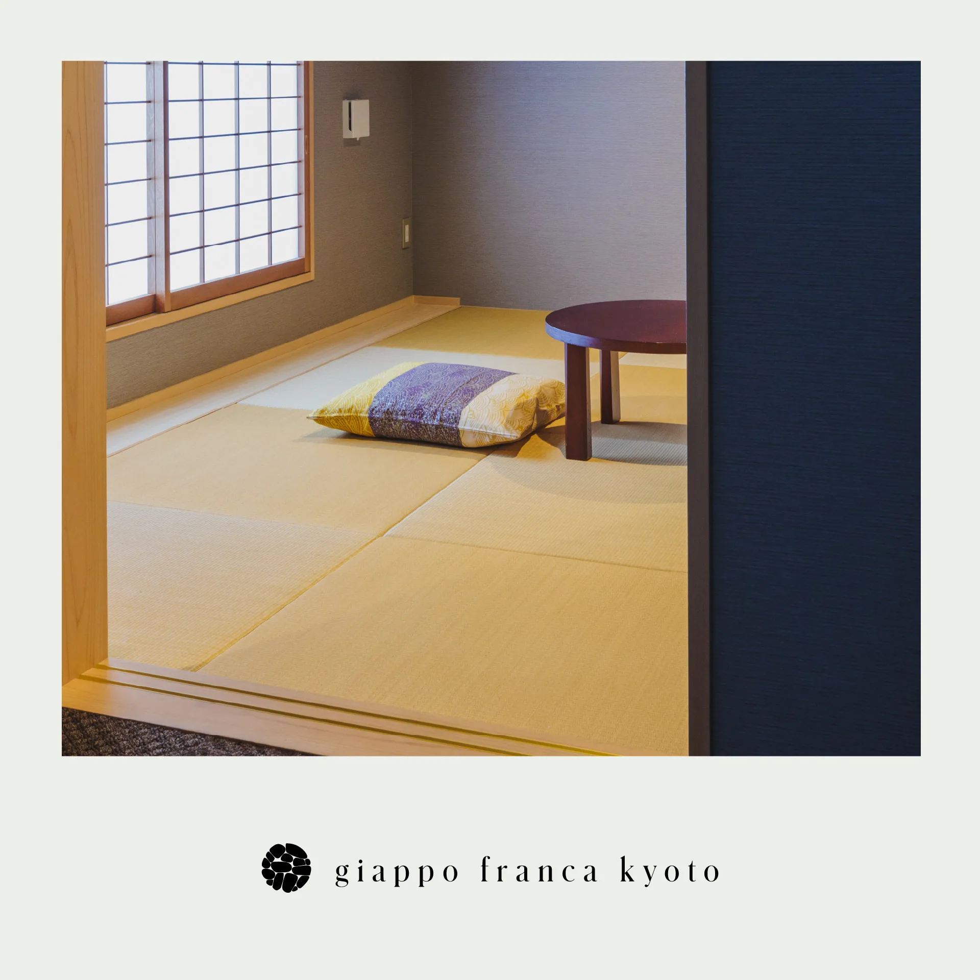 Simplicity that speaks volumes.
This traditional tatami room at Giappo Franca Kyoto invites you to slow down, sit low, and reconnect with stillness. Inspired by the timeless aesthetics of Japanese design, it’s the perfect setting for tea, reflection, or quiet conversation.
In a city where every detail tells a story, this space whispers elegance through light, texture, and calm.
Learn more from the link in our profile.
#京都 #ホテル #文化融合 #Giappo #Franca #Kyoto #Hotel
#和モダン #旅行 #ジャポフランカ #漫画 #任天堂
#浮世絵 #歌川広重 #東海道五十三次 #五十三次名所図会 #UtagawaHiroshige #Hiroshige
#和洋融合 #国際交流 #日本文化 #特別な体験
The name “Giappo Franca” is a coined term that blends “Giappone” (Italian for Japan) with the idea of a “Lingua Franca,” a common language that bridges cultures.