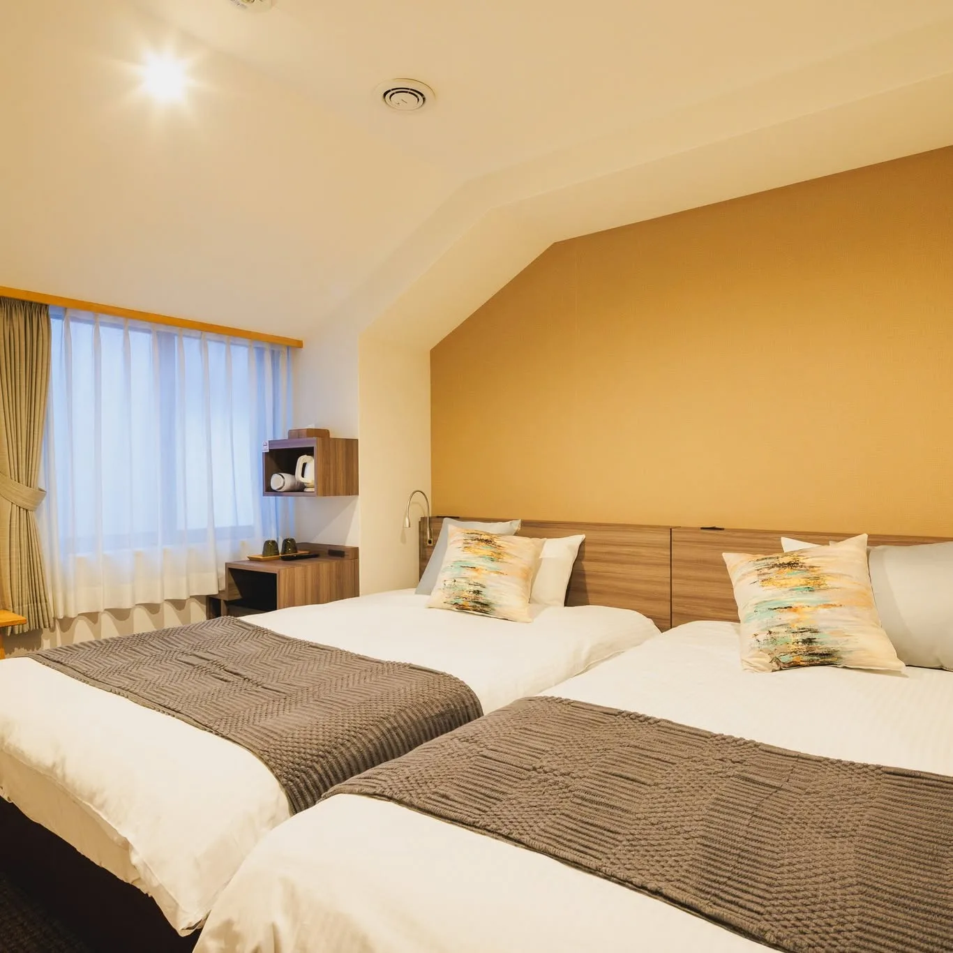A calm and serene space wrapped in warm light—this modern Japanese-style hotel room invites you to relax and unwind.
The natural wood textures and soft lighting soothe your senses, while the colorful cushions, reminiscent of ukiyo-e art, create a perfect harmony.
Blending Japanese aesthetics with Western comfort, this is the essence of “Giappo Franca.”

In Kyoto, the home of Nintendo, experience a unique stay where tradition and modernity meet.
Let this room be the beginning of your own unforgettable story.

For more details, check the link in our profile.

#Kyoto #Hotel #CulturalFusion #Giappo #Franca #京都 #ホテル
#ModernJapanese #Travel #GiappoFranca #Manga #Nintendo
#Ukiyoe #UtagawaHiroshige #Tokaido53Stations #53StationsMeishoZue #Hiroshige
#EastMeetsWest #CulturalExchange #JapaneseCulture #UniqueExperience